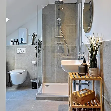 Appartement 'traveller Lodge' Grosszuegiges - 3 Bedroom 10min To Hbf, Full Kitchen, Homeoffice, Netflix, Wifi