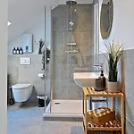דירה 'traveller Lodge' Grosszuegiges - 3 Bedroom 10min To Hbf, Full Kitchen, Homeoffice, Netflix, Wifi