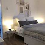 'traveller Lodge' Grosszuegiges - 3 Bedroom 10min To Hbf, Full Kitchen, Homeoffice, Netflix, Wifi