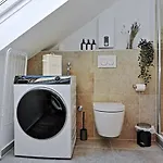 דירה 'traveller Lodge' Grosszuegiges - 3 Bedroom 10min To Hbf, Full Kitchen, Homeoffice, Netflix, Wifi דיסלדורף