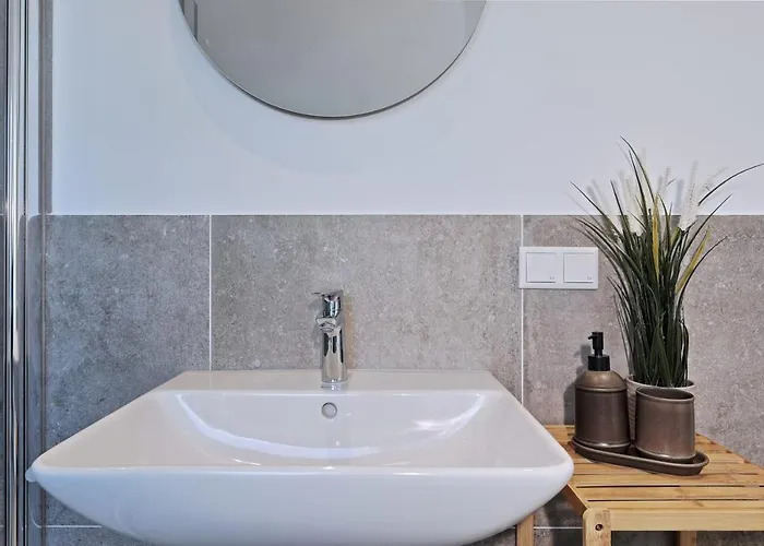 Apartman 'traveller Lodge' Grosszuegiges - 3 Bedroom 10min To Hbf, Full Kitchen, Homeoffice, Netflix, Wifi *