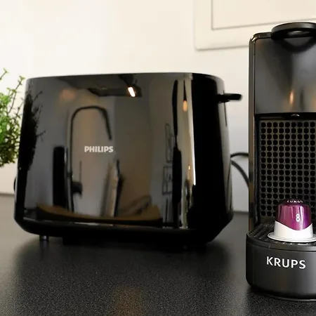 アパート 'traveller Lodge' Grosszuegiges - 3 Bedroom 10min To Hbf, Full Kitchen, Homeoffice, Netflix, Wifi