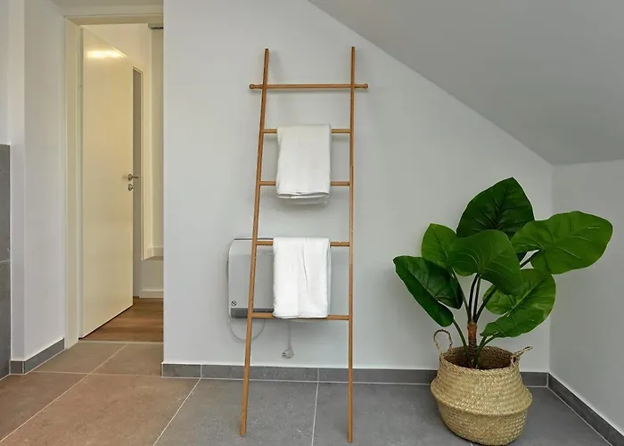 'traveller Lodge' Grosszuegiges - 3 Bedroom 10min To Hbf, Full Kitchen, Homeoffice, Netflix, Wifi *