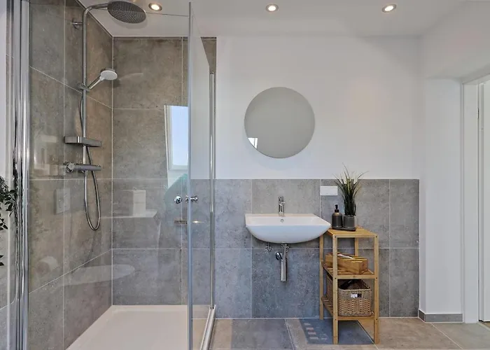 아파트 'traveller Lodge' Grosszuegiges - 3 Bedroom 10min To Hbf, Full Kitchen, Homeoffice, Netflix, Wifi